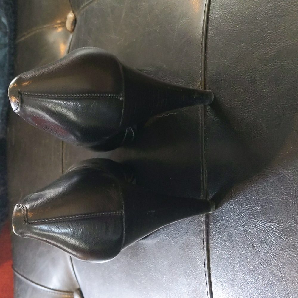 Heels - Picture 3 of 4